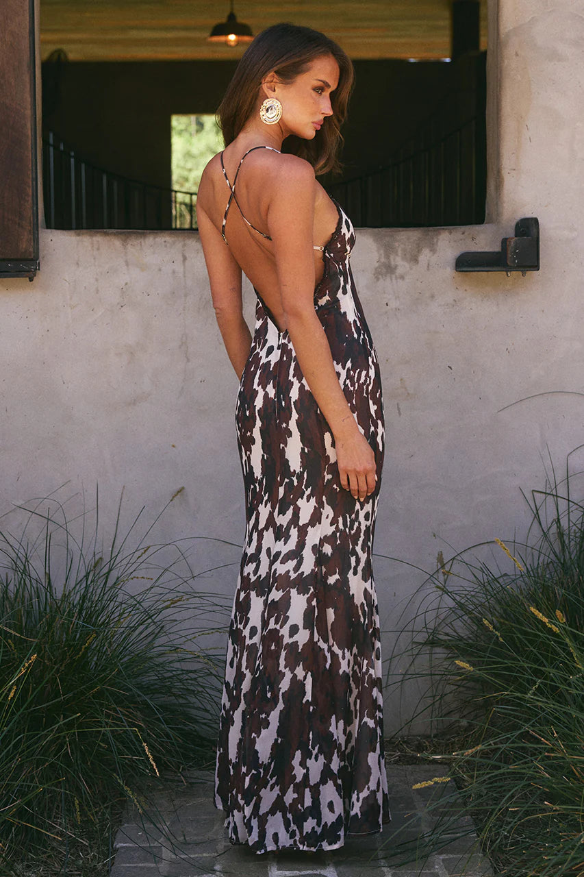 Runaway The Label - Aminah V-neck Cross Back Maxi Dress in Shiloh Brown